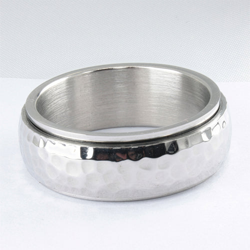 Srebrny SYGNET MĘSKI / UNISEX antystresowy z obrotowym młotkowanym ringiem 8mm, stal chirurgiczna